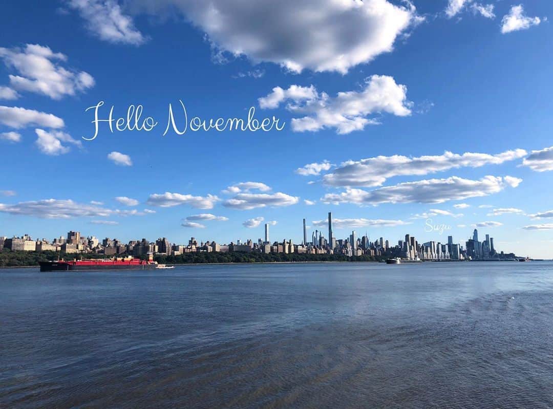 白渚すずのインスタグラム：「♡2020.11♡ 1日…1週間…1ヶ月…が本当にあっという間。 慌ただしい日々だけど毎日楽しく過ごせてます‼︎ NYは冬突入か‼︎と思いきや、今週は暖かく戻ったり…相変わらず落ち着かぬ気候です。 まだまだ冬到来しません様に…‼︎ ・ #Hello #November #11月 #Autumn #fall #秋 #riverside #river #sky #bluesky #edgewater #newjersey #manhattan  #ny #nyc #newyork #usa #america  #ニューヨーク#アメリカ #すずhelloシリーズ」
