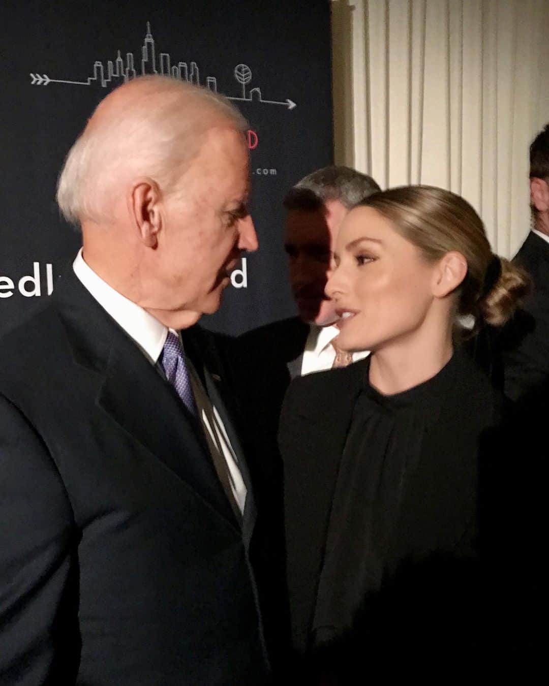 オリヴィア・パレルモさんのインスタグラム写真 - (オリヴィア・パレルモInstagram)「Congratulations to President-elect @joebiden 🇺🇸 Pictured here in 2017 at an event for Ashley Biden.」11月8日 1時39分 - oliviapalermo