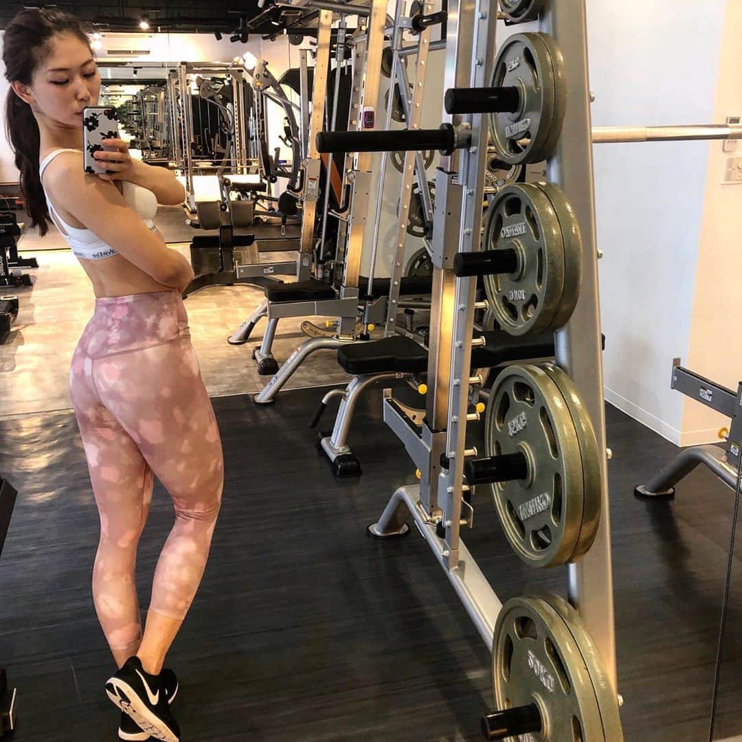 春乃舞利乃さんのインスタグラム写真 - (春乃舞利乃Instagram)「トレーニング💪🏻 . . 最近は尻トレ頑張ってます💕 . 筋トレって朝の目覚めすごく良くなるからこれはどんどんハマっちゃうな😂 . .  Training 💪🏻 . . Recently I have been working hard ass Torre 💕 . More and more I become addicted is this because really the better wake up in the morning I muscle training 😂 . . #筋トレ #トレーニング #ダイエット #workout #フィットネス #ジム #training #diet #fitness #gym #モデル #筋肉 #ワークアウト #めざせmarvel体型 #tokyo #プロテイン #followme #健康 #summer #美容 #beauty #fashion #love #me #女子力 #instagood #girl #筋トレ女子 #newyork #目覚め」11月8日 0時27分 - marinon_beaute