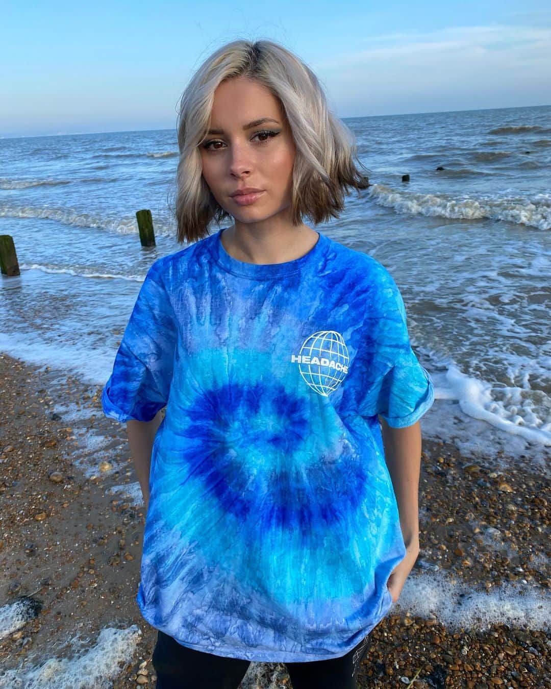 ニーナ・ネスビットのインスタグラム：「nina nesbeach 🌊」