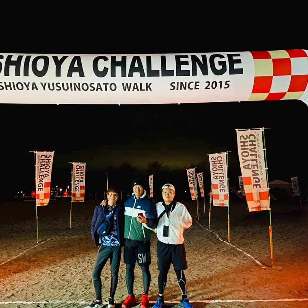 のインスタグラム：「塩谷100キロウォーク 68キロでリタイアとなりました😭 今日は一日インスタライブをし皆さんからパワーを頂いてました🙏 とにかく42.195キロは通過したくて陽が落ちてから、気温も一気に下がり身体中が痛みに変わり断念😭 しかし68キロ歩けたのは皆さんの励ましのおかげです❗️ 塩谷100キロウォーク開催に至ってコロナ禍の延期もありながらも立派なイベントを開催した、スタッフ、関係者の皆さん‼️ そして二日間でたくさん出会いがあった塩谷町皆んな感謝です👍  #塩谷100キロウォーク  #西岡剛」