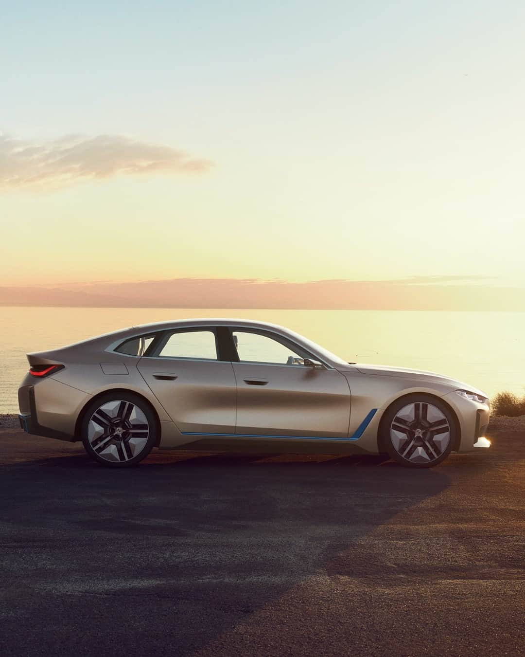 BMWのインスタグラム：「A pacifying preview of the first purely electric Gran Coupé – the BMW Concept i4. #THEi4 #BornElectric #BMW @BMWi」
