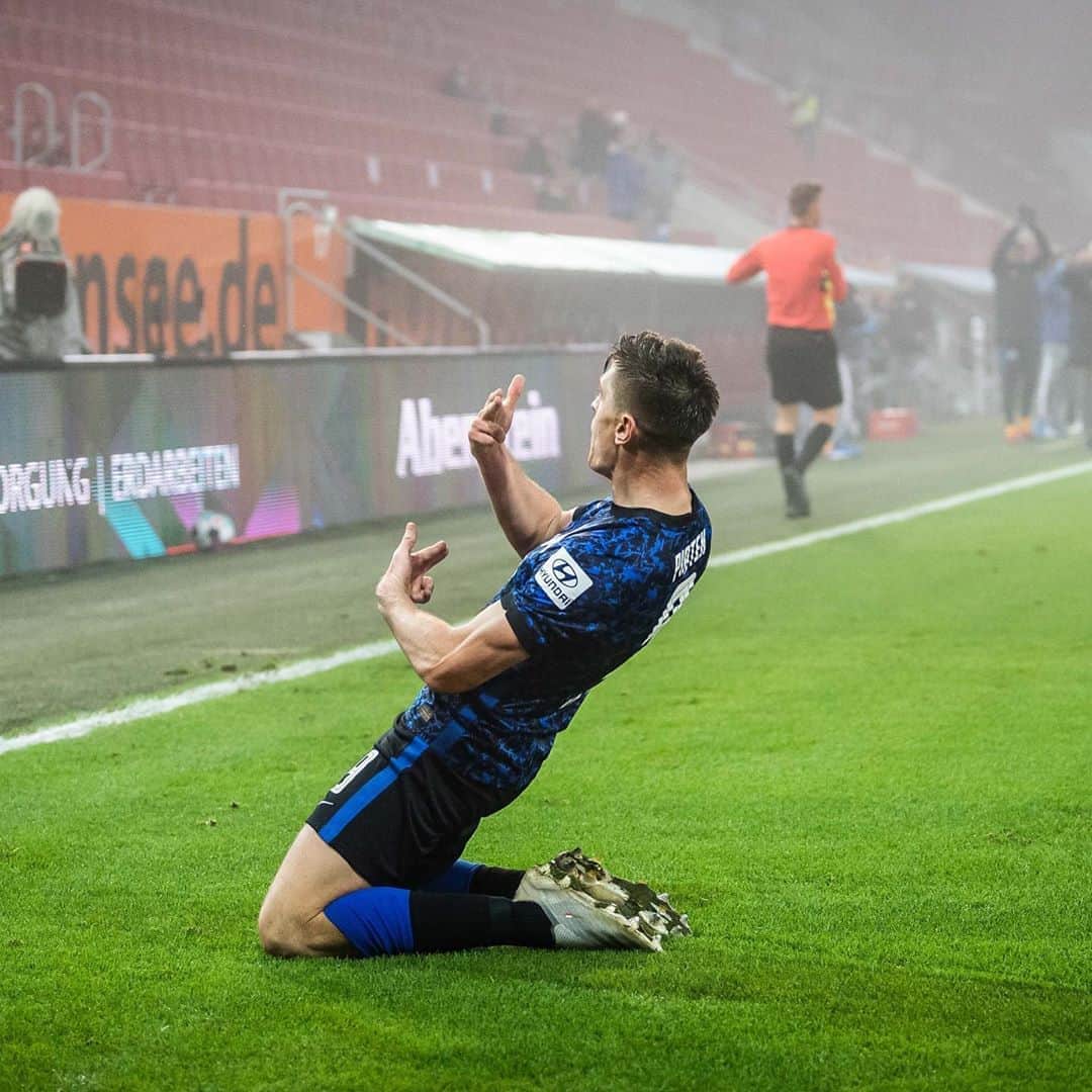 ヘルタ・ベルリンのインスタグラム：「POW, POW, POW! 😍 @pjona_9  . . #FCABSC #HaHoHe #herthabsc」