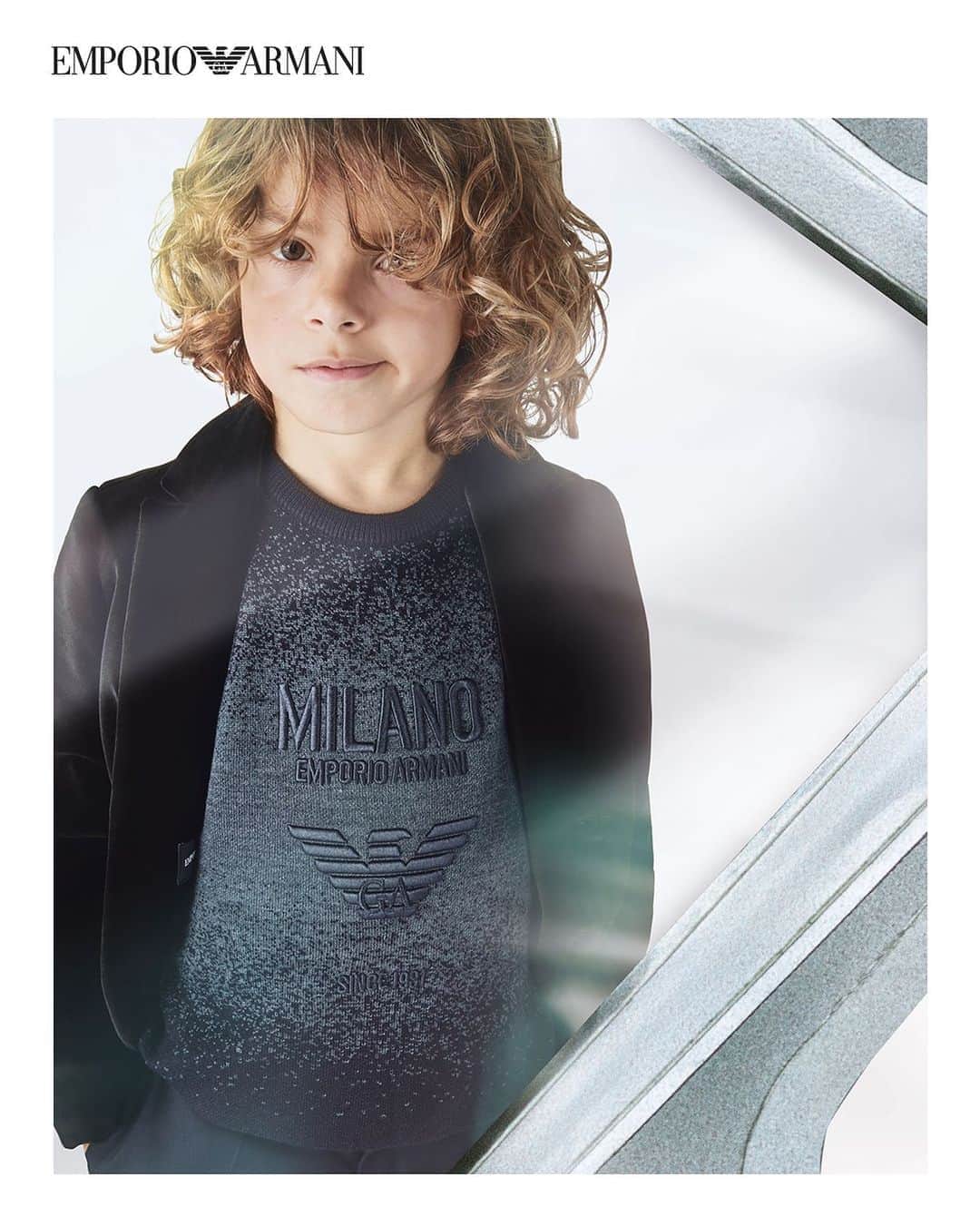 Armani Officialさんのインスタグラム写真 - (Armani OfficialInstagram)「A stylish outfit for a little gentleman.  Discover the #EmporioArmaniJunior collection at the link in bio」11月8日 1時25分 - emporioarmani