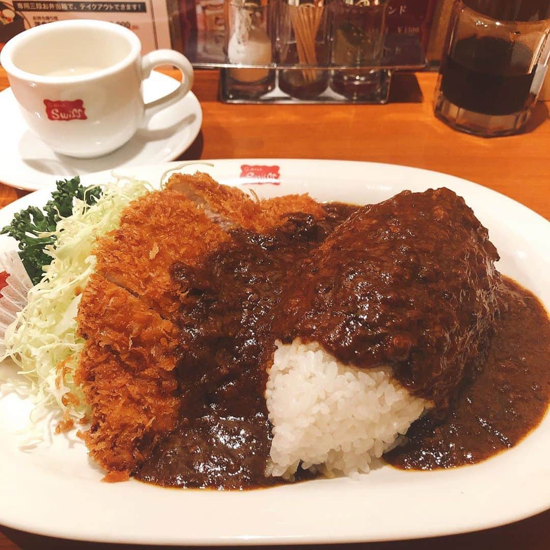 浦田麻緖さんのインスタグラム写真 - (浦田麻緖Instagram)「カツカレーが食べたくて...食べたくて...仕方なくって...🤤やばたん🤤これで何事にも打ち勝てそうです‼️✊  #銀座スイス  #カツカレー　#千葉さんのカツカレー  #カツカレー発祥のお店  #洋食  #洋食屋さん  #カレーの美味しいお店  #カレー好きな人と繋がりたい  #yummy  #グルメ #勝つ」11月7日 16時35分 - mao.urata