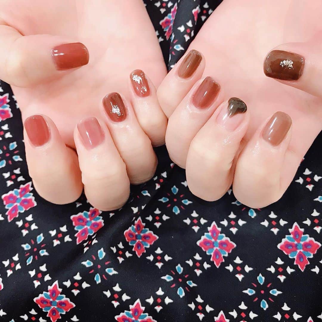 なかやまちえこさんのインスタグラム写真 - (なかやまちえこInstagram)「Different color🍂⠀ ⠀ （混ぜる比率や色の組み合わせを変えてすべてMixしてお色を作りました）⠀ ⠀ #nail #nails #nailart #ネイル #美甲 #ネイルアート  #japanesenailart #manucure #japanesenails #manicurist #gelnails #أظافر #네일아트 #미용 #vẽmóng #ngườiđẹp  #เพ้นท์เล็บ #искусствоногтя #artedeuñas #เพ้นท์เล็บเจล #ジェルネイルデザイン #ネイルデザイン #senikuku #nagelkunst #秋ネイル #autumnnails  #中島早貴 ちゃん」11月7日 16時47分 - chiekonakayama