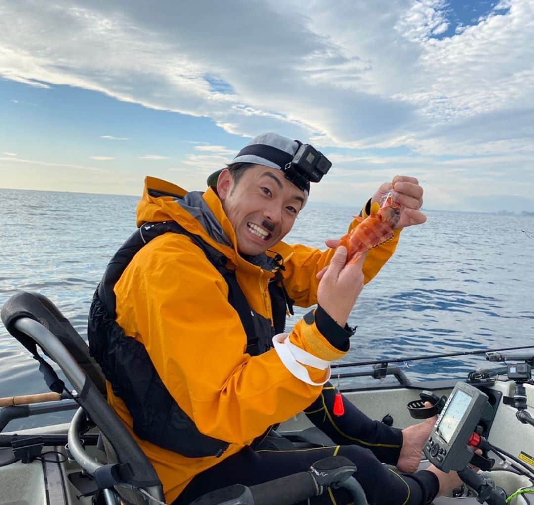 のインスタグラム：「カヤック釣りやらせてもらいました。 鈴木拓さんの隠れ優しさに包まれてきました。 楽しいだけでした。  #釣り好き警察24時 #鈴木拓 #吉野七宝実」