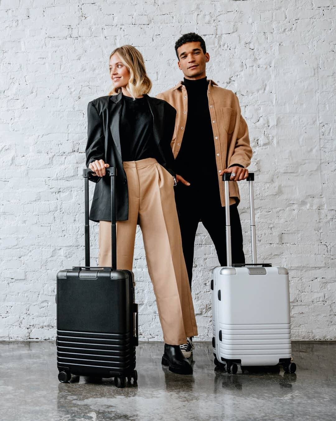 Kapten & Sonさんのインスタグラム写真 - (Kapten & SonInstagram)「💥 Ready to discover something new? 💥⁠ Today we're finally launching our NEW SUITCASE Heathrow! We're so happy to share our newest project with you and can't wait to hear how you like it! Although we know, traveling today is not as possible as it used to be, we can't wait to see where you're going with our Heathrow in the future! Check our Reels to see how it looks inside! ✨⁠ #bekapten #kaptenandson⁠ .⁠ .⁠ .⁠ #newin #suitcases #onthego #heathrow #launchday #discover #newplaces #style #fashion」11月7日 17時01分 - kaptenandson