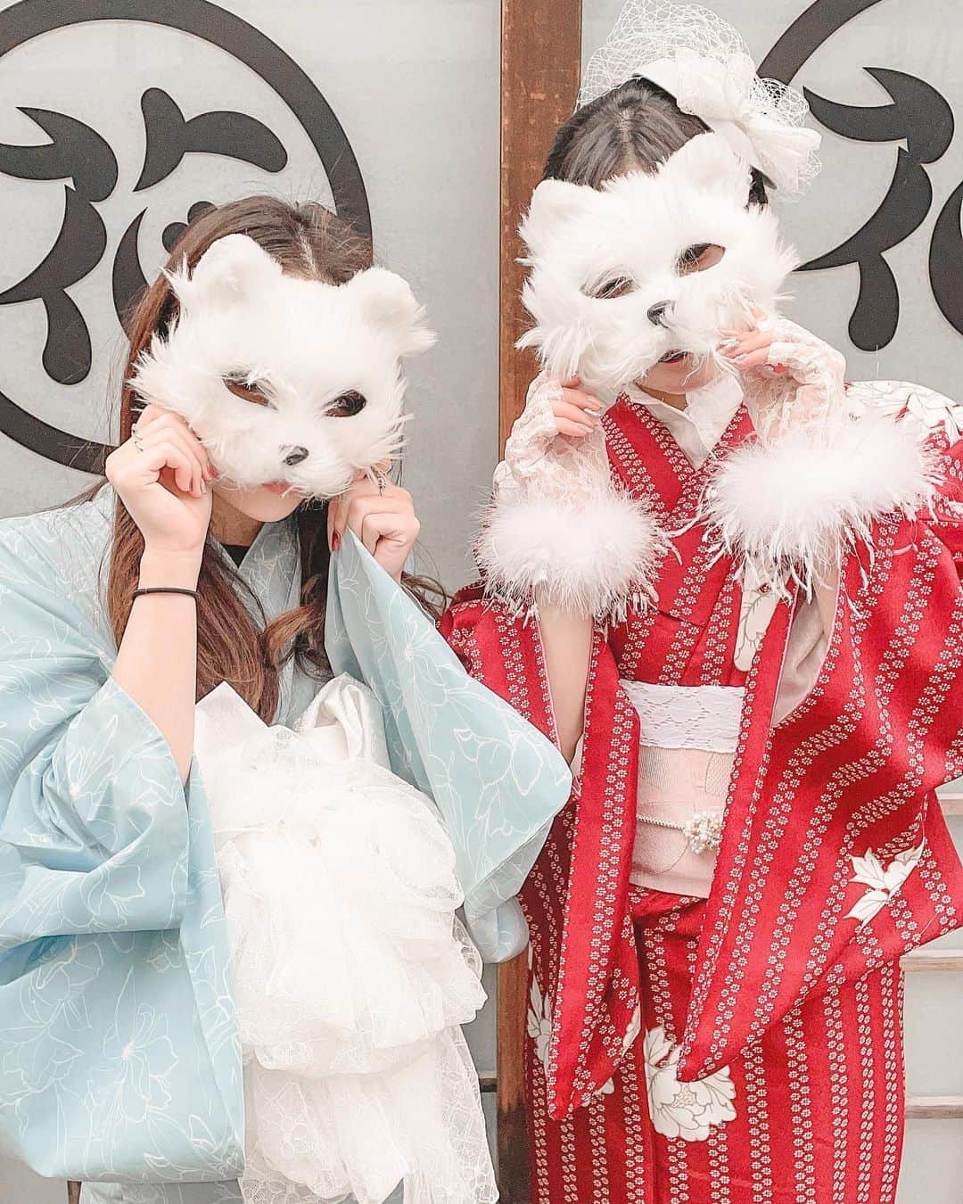 藤子さきのインスタグラム：「写真撮ってた女の子がお面貸してくれた👺そして写真上手く撮ってくれた:))  #asakusa #kimono」