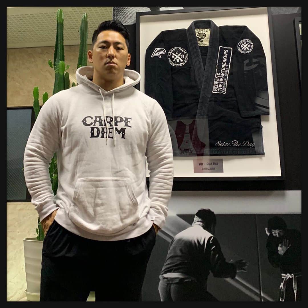 山本俊樹のインスタグラム：「- @carpediembjj_store × @bedwin_official   CARPE DIEM フーディが着れる季節  マジでカッコイイ！」