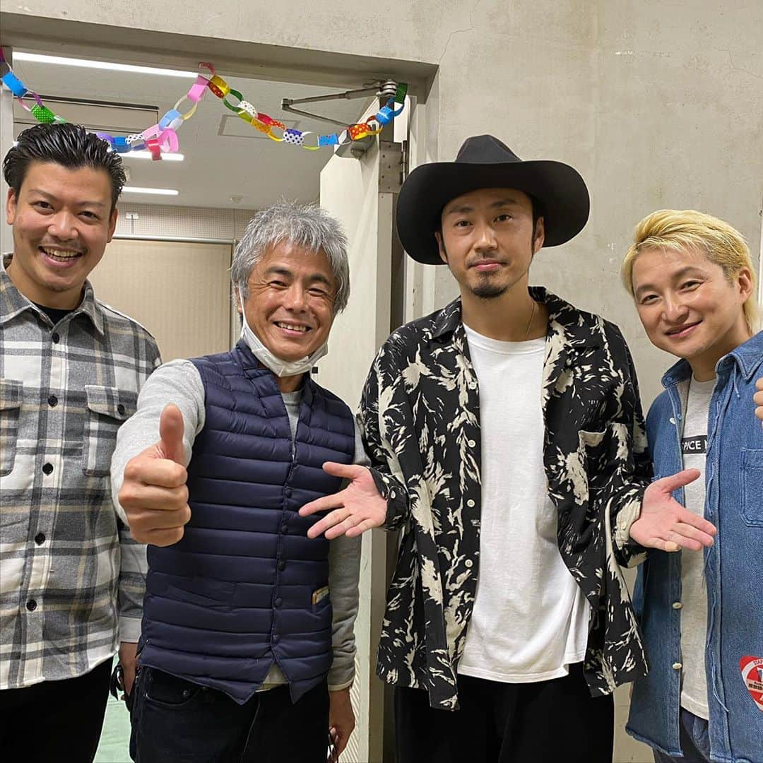 NAOTOさんのインスタグラム写真 - (NAOTOInstagram)「大阪緑地公園野外音楽堂でのRocks ForChile、バイオリン教室だけで無く、yuiさんとACIDMAN大木さんのステージにもゲスト出演させてもらえて、とても楽しかったです。 参加してくれた子供たち、手伝ってくれたクレちゃん、のどかちゃんとあゆりちゃんありがとうね。 #ロックスフォーチル #yui #大木伸夫 #クレハリュウイチ #松岡のどか #加納あゆり」11月7日 17時24分 - naoto_poper