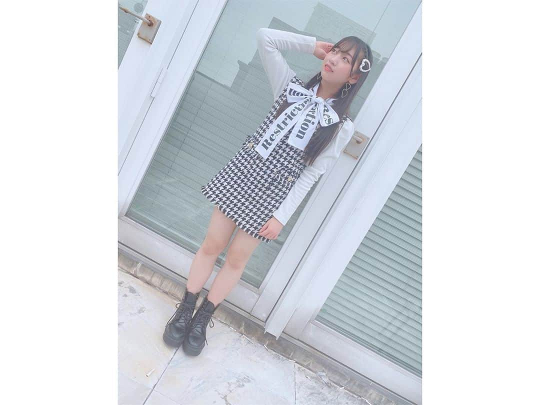 後藤陽菜乃さんのインスタグラム写真 - (後藤陽菜乃Instagram)「❤︎  今日の #hinacode 🎀  大きなリボンと千鳥柄のジャンスカワンピがお気に入り✨  #hinacode #大きなリボン#パールピン #ワンスポ #ハート#ジャンスカ #153cmコーデ #153cm #低身長コーデ #低身長 #低身長ファッション #ootd #followｍe #idol #hkt48 #後藤陽菜乃」11月7日 17時40分 - pinachan._.0308