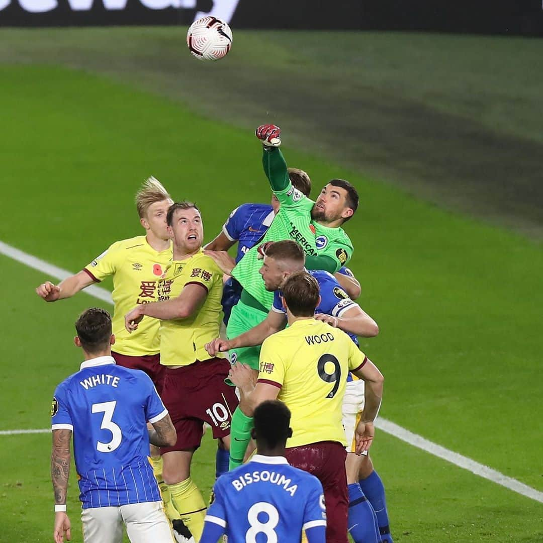 マシュー・ライアンさんのインスタグラム写真 - (マシュー・ライアンInstagram)「Nice to get a clean sheet for our solid defensive display and created plenty up the other end. We’ll keep working hard til the results come.」11月7日 17時55分 - matyryan