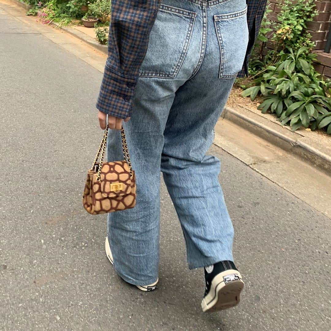 Vintage Brand Boutique AMOREさんのインスタグラム写真 - (Vintage Brand Boutique AMOREInstagram)「CHANEL Vintage Pony Hair Micro Hand Bag from @amore_tokyo   On website search for 🔎 AO29725  ✈️ Free Shipping Worldwide 📩 DM for more info ➡️ info@amorevintagetokyo.com   #AMOREvintage #AMORETOKYO #tokyo #Omotesando #Aoyama #harajuku #vintage #vintageshop #ヴィンテージ #ヴィンテージショップ #アモーレ #アモーレトーキョー #表参道 #青山 #原宿#東京 #chanel #chanelvintage #vintagechanel #ヴィンテージ #シャネル #ヴィンテージシャネル #シャネルヴィンテージ #amoreomotesando #アモーレ表参道」11月7日 18時00分 - amore_tokyo