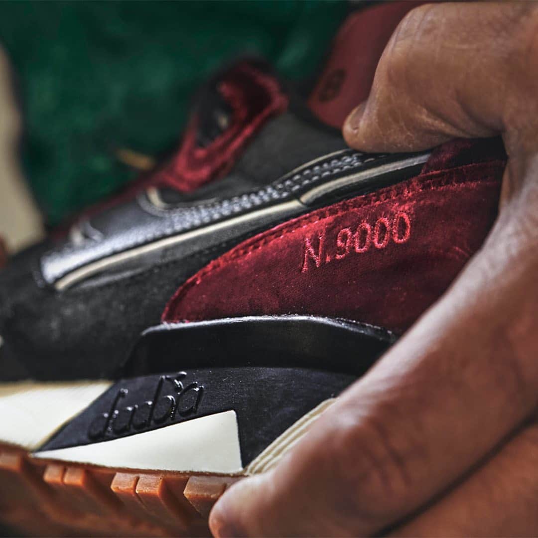 HYPEBEASTさんのインスタグラム写真 - (HYPEBEASTInstagram)「@hypebeastkicks: @24kilatesbkk and @sbtg_official have teamed up with @diadoraofficial for a luxe Red Velvet Diadora N.9000 "In Vino Veritas." The sneaker is inspired by Tarragona wine from the Montsant region of Spain. Vineyards are idyllic and its regional wine is renowned, which is something Diadora wanted to channel — so it decided to make just 800 pairs of these exclusive shoes to emulate the luxury nature of the wine. The shoe is set to release on November 14 at the 24 Kilates Bangkok store, online at 24 Kilates, and on Sabotage’s webshop.⁠⠀ Photo: Diadora」11月7日 18時02分 - hypebeast