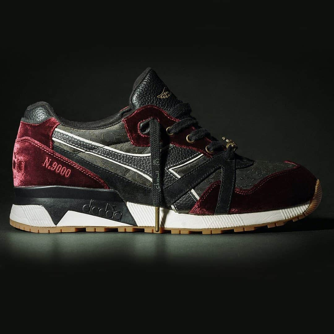 HYPEBEASTさんのインスタグラム写真 - (HYPEBEASTInstagram)「@hypebeastkicks: @24kilatesbkk and @sbtg_official have teamed up with @diadoraofficial for a luxe Red Velvet Diadora N.9000 "In Vino Veritas." The sneaker is inspired by Tarragona wine from the Montsant region of Spain. Vineyards are idyllic and its regional wine is renowned, which is something Diadora wanted to channel — so it decided to make just 800 pairs of these exclusive shoes to emulate the luxury nature of the wine. The shoe is set to release on November 14 at the 24 Kilates Bangkok store, online at 24 Kilates, and on Sabotage’s webshop.⁠⠀ Photo: Diadora」11月7日 18時02分 - hypebeast