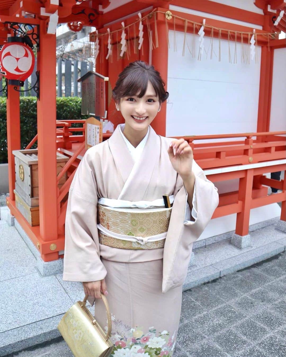 加藤瑠美さんのインスタグラム写真 - (加藤瑠美Instagram)「お宮参り👶🏻⛩✨  御祈祷中もスヤスヤ眠ってくれたので 落ち着いてお参りできました♡ 雨予報だったけど晴れて良かった☀️  健康で元気に育ってくれますように🙏  #rubi__baby#kimono#2020baby#babyboy#お宮参り#お礼参り#水天宮#生後1ヶ月#お宮参りフォト#お宮参りコーデ#お宮参り写真#産着#赤ちゃんのいる生活#男の子ママ#新米ママ#留袖#色留袖」11月7日 18時32分 - katorubi