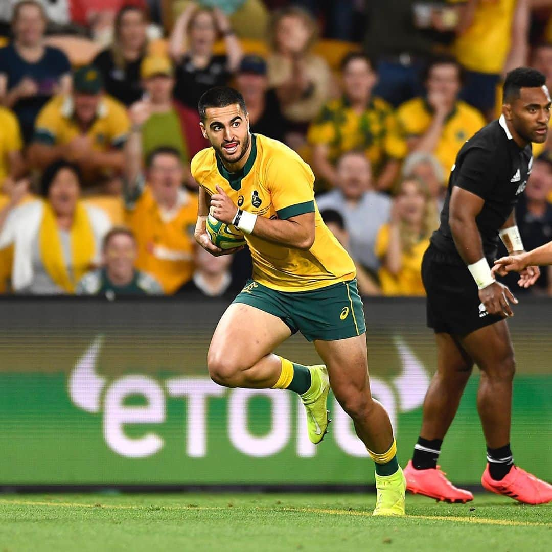 ラグビーオーストラリア代表さんのインスタグラム写真 - (ラグビーオーストラリア代表Instagram)「🥧 A meat pie on debut!   #AUSvNZL #BledisloeCup #TriNations」11月7日 18時34分 - rugbycomau