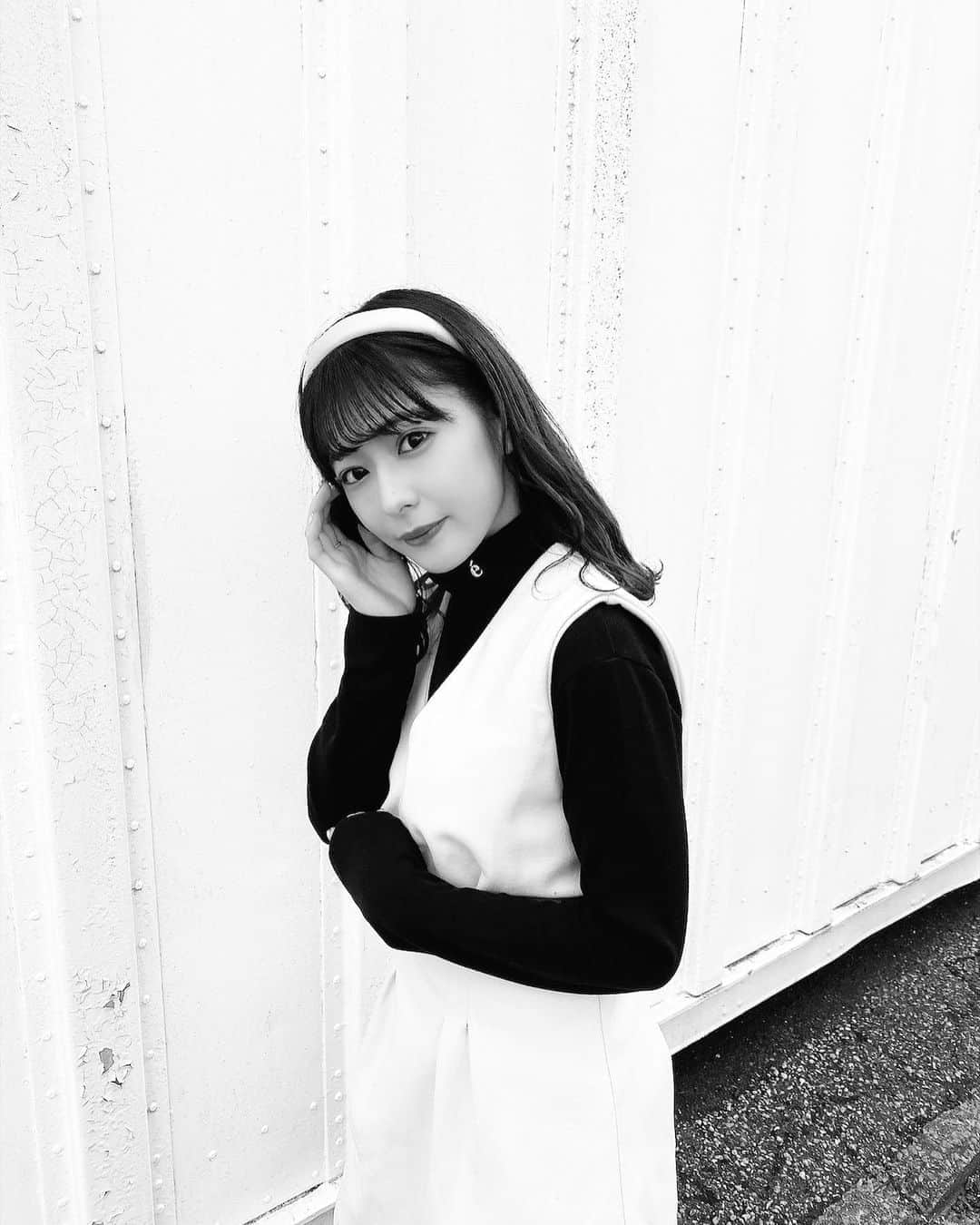 深瀬美桜さんのインスタグラム写真 - (深瀬美桜Instagram)「🥀🖤🤍」11月7日 18時35分 - fukasemio