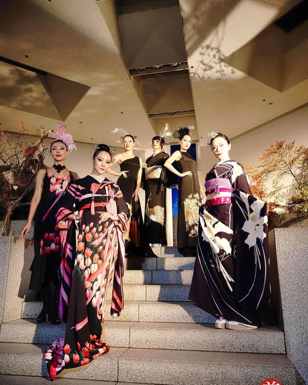 植田早紀さんのインスタグラム写真 - (植田早紀Instagram)「これまで着物の魅力、 伝統を伝承するとともに、 新たな世界の創造を追求し 広く伝えるために培ってきた経験をベースに、  新たな発想のもと、 　 着物を通じ日本の美を世界に広めていく活動を￼ これからもしてまいります。  美・JAPON クラウドファンディングURL https://readyfor.jp/projects/be_japon」11月7日 18時49分 - sakipersil