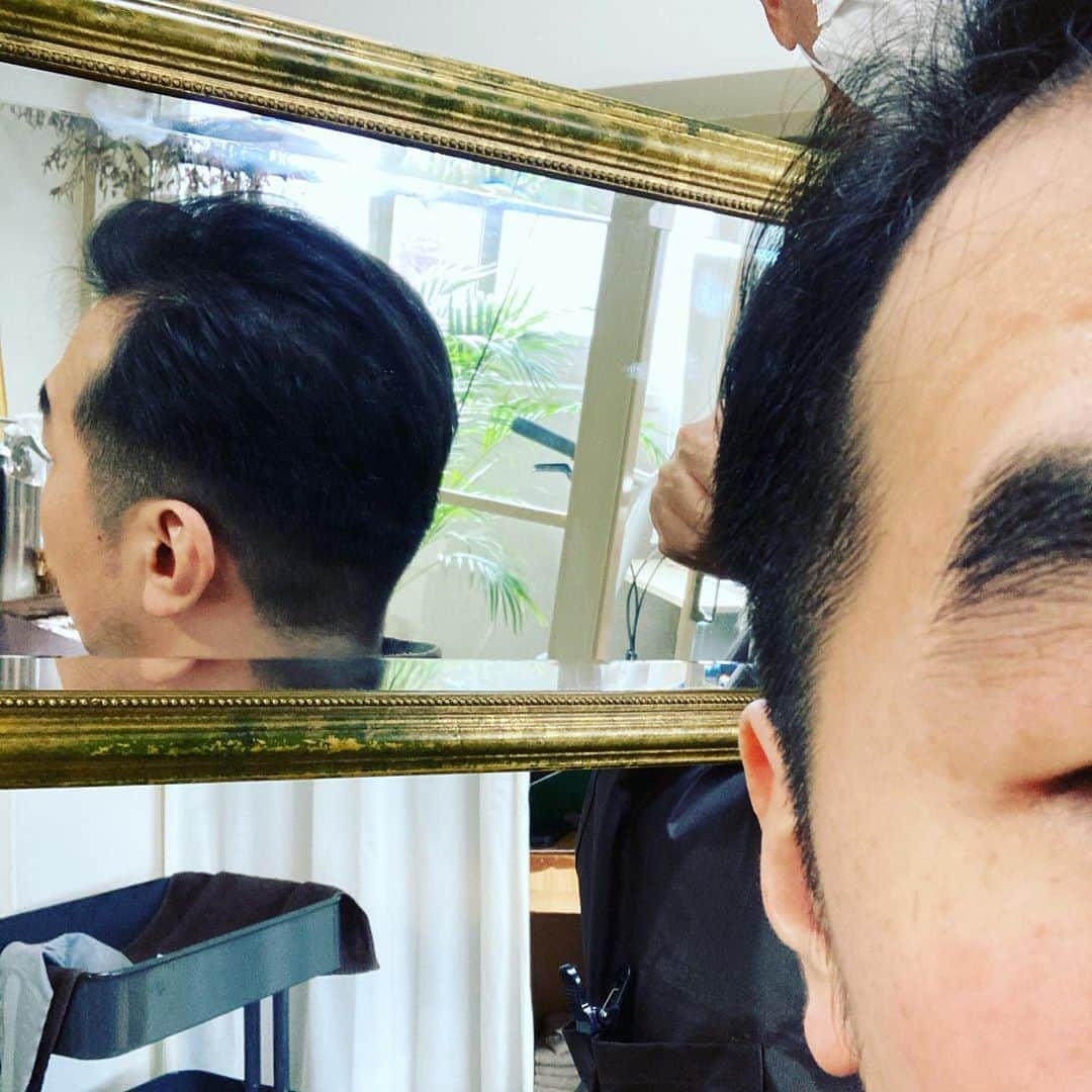 池田鉄洋のインスタグラム：「長い髪やめました。」