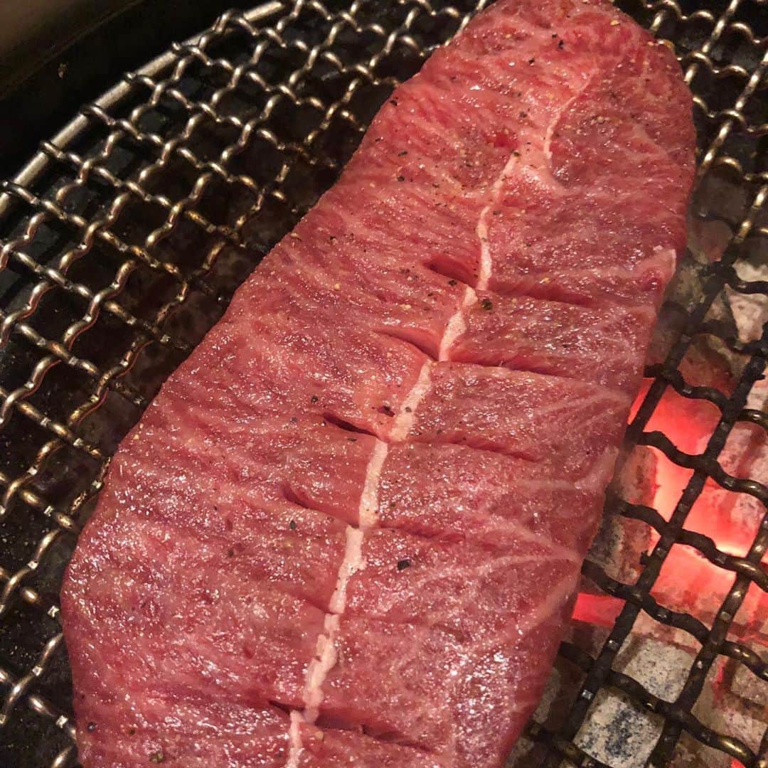 のインスタグラム：「世界で一番美味いミスジのステーキ  #ミスジ」