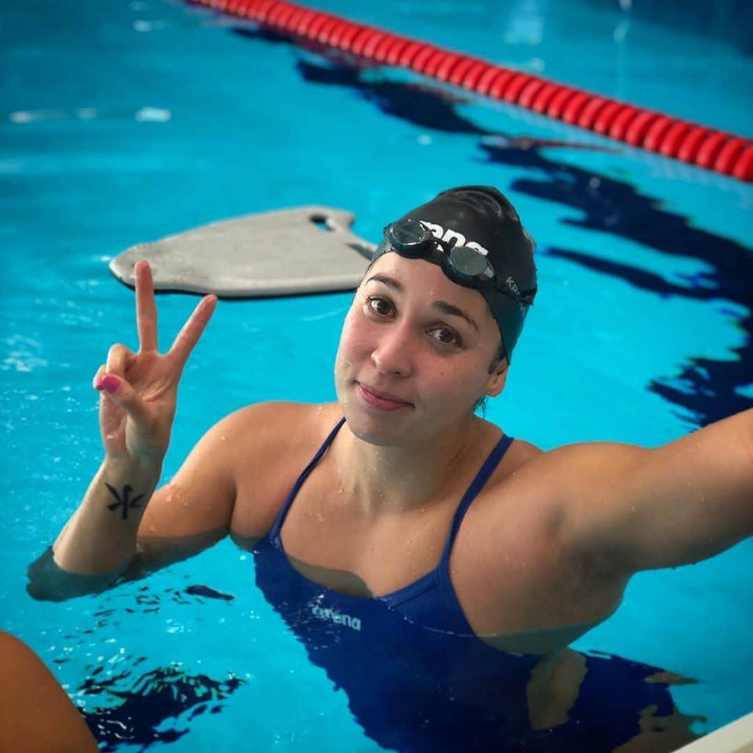 ラノミ・クロモウィジョジョのインスタグラム：「Two days until the next meet 🐼🔥 #recovery #sleep #Swim #eat #sleepsomemore #eatsomemore」
