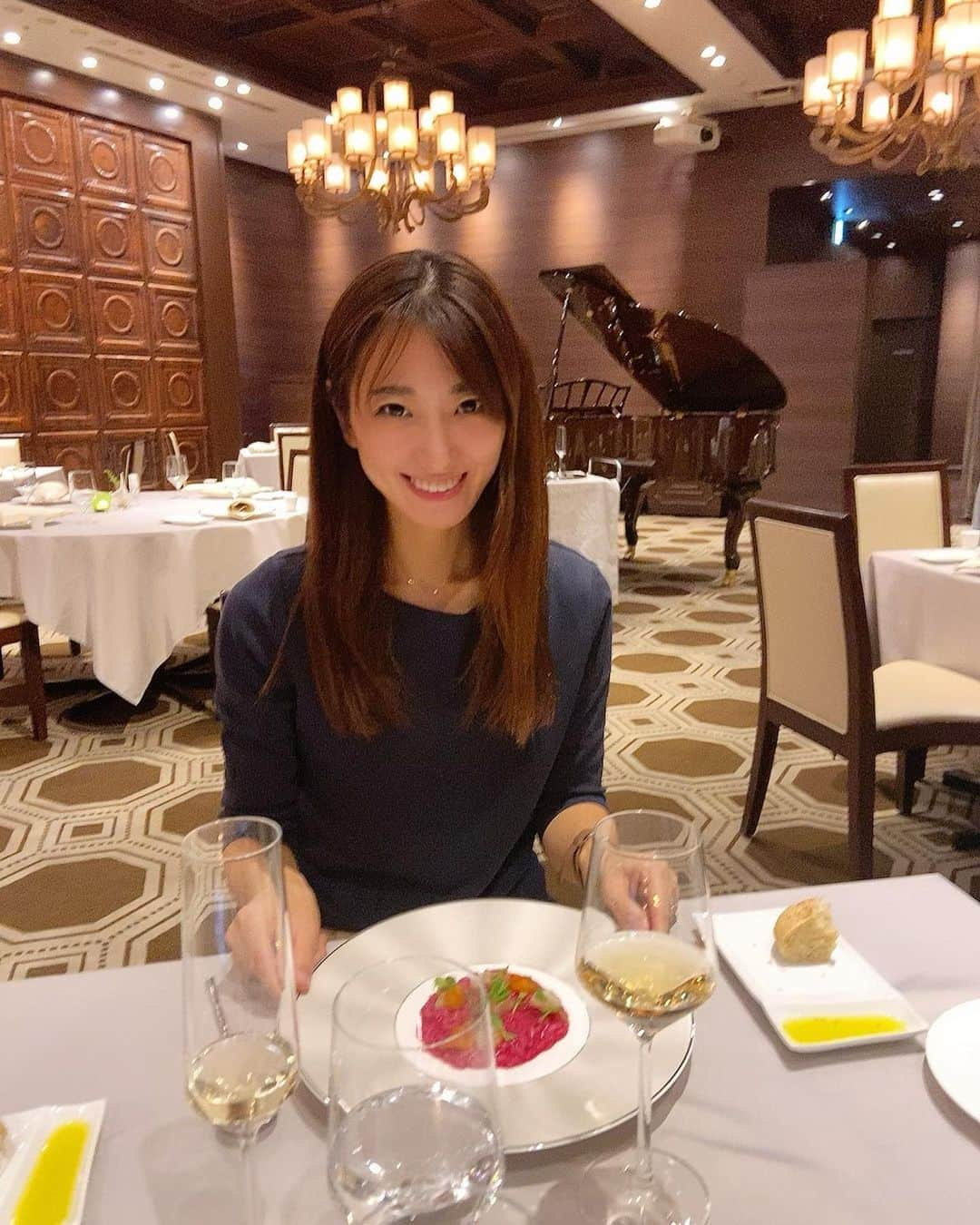 阿川麻美さんのインスタグラム写真 - (阿川麻美Instagram)「家族でdinner💗 #アンジェロコート東京　さんへ。  ゴチになります の ゴチバトルスペシャルコースをいただきました🍽  お洒落で雰囲気もとっても良くて ご飯も美味しかった😚✨ 子連れもOKなので助かりました🧡  特別な日にも是非❤️  ご馳走様でした♡ ストーリーにもちょっと載せてます♬  #ミシュラン2つ星シェフ監修　 #子連れディナー #東京グルメ#目白グルメ#東京イタリアン#2歳3ヶ月#男の子ママ#2歳男の子#ママさんと繋がりたい #ママスタグラム #dweユーザー #dweユーザーさんと繋がりたい#インスタグルメアワード2020 #レストラン#記念日 #like4like #followme #instagood #photooftheday #followforfollow」11月7日 19時16分 - asamichi922