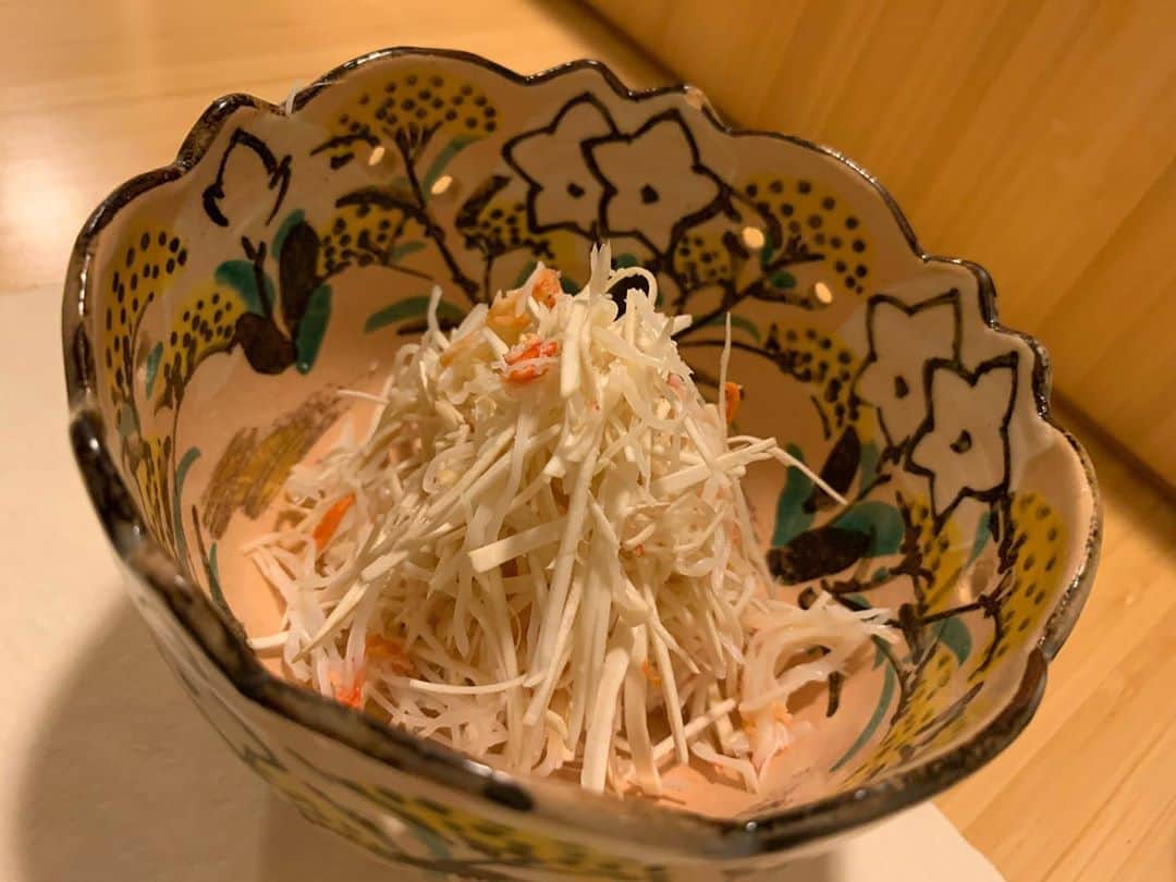 夏木マリさんのインスタグラム写真 - (夏木マリInstagram)「昨夜のごちそう🥢  お祝い懐石ということで、 鯛のおかしらもいただいて 季節のお味ご馳走さまでした  #dinner  #tokyo #thankyou  #natsukirock   @mari_natsuki」11月7日 19時23分 - mari_natsuki