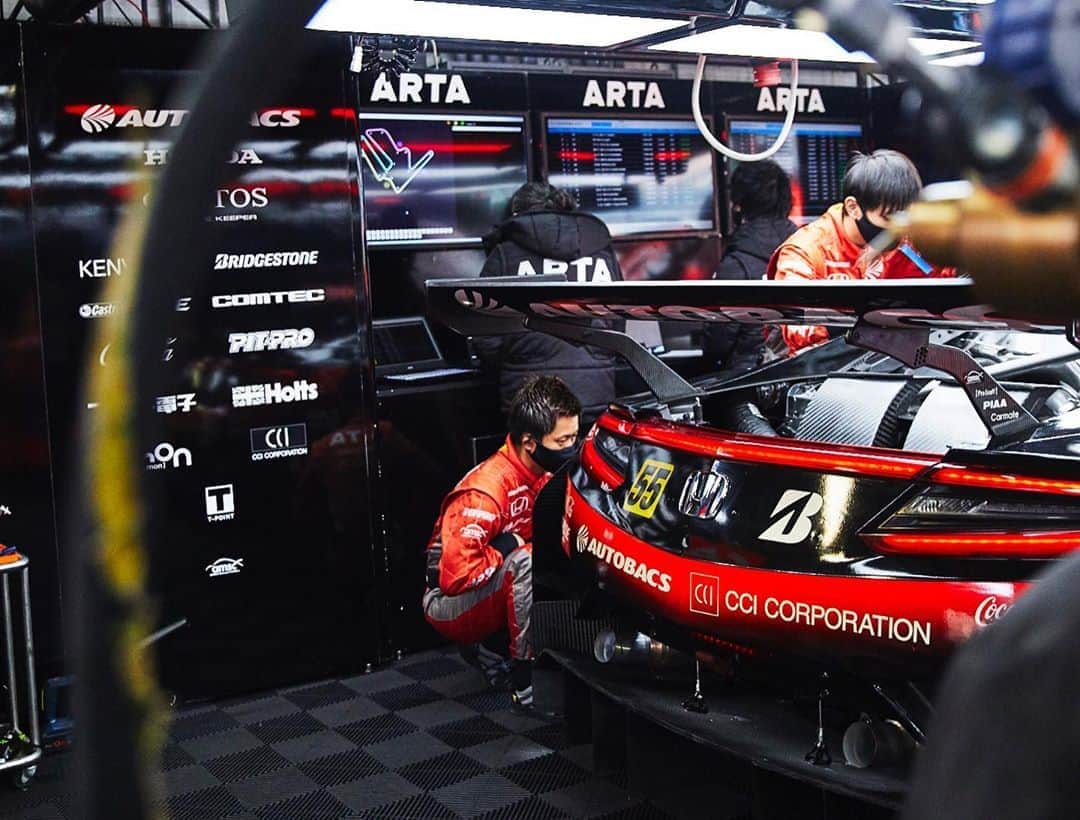 松下信治のインスタグラム：「My first ever gt car experience went well today✌️ Its completely different from Single seaters but It was faster than I expected and also it’s really fun to drive this #nsx Let’s enjoy tomorrows 300km race start from P12 👊👊」