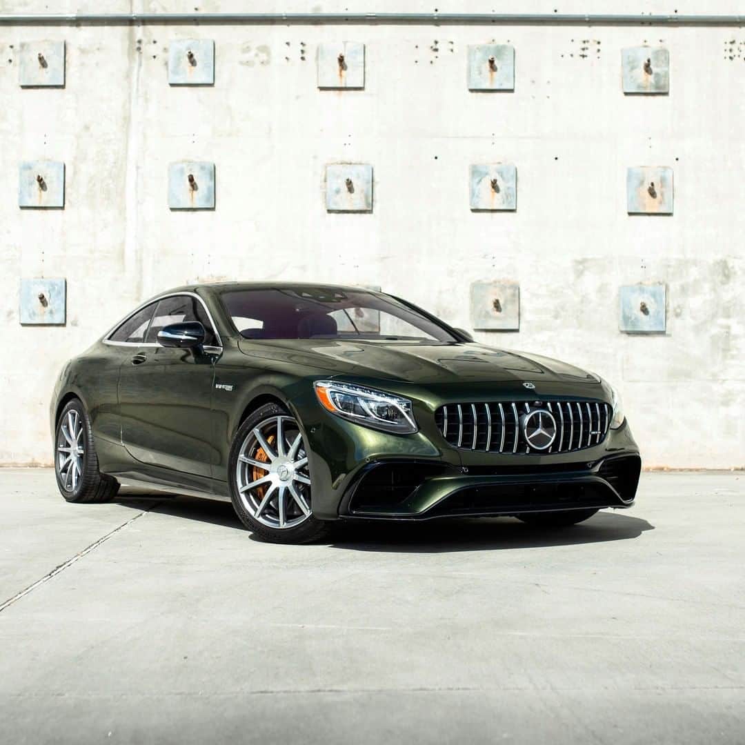 メルセデス・ベンツさんのインスタグラム写真 - (メルセデス・ベンツInstagram)「[Kraftstoffverbrauch kombiniert: 11,6 l/100 km  CO₂-Emissionen kombiniert: 266 g/km  mb4.me/DAT-Leitfaden  Mercedes-AMG S 63 Coupé]  A closer look is always appreciated.  📷 @winningauto via @mercedesbenzusa for #MBphotopass #MercedesAMG #DrivingPerformance #Sclass #coupe」11月7日 20時00分 - mercedesbenz