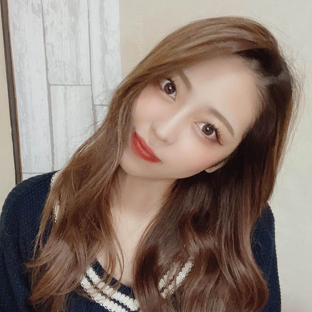 YUKINOのインスタグラム：「傾き🙃」