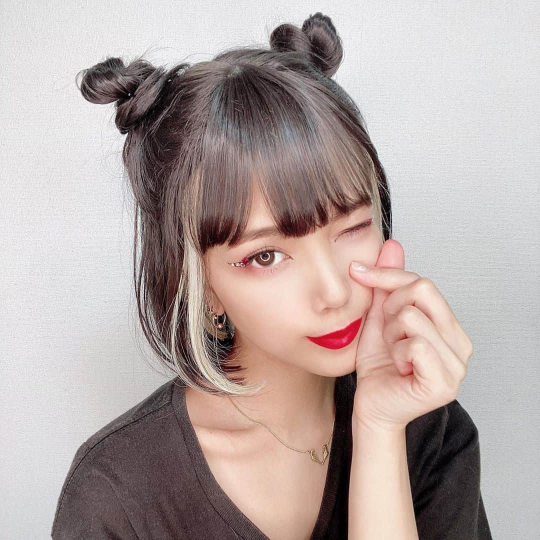 のインスタグラム：「❣️﻿ BLACKPINKのリサちゃんの﻿ 真似っこメイクしたときの写真🖤﻿ ﻿ ﻿ ﻿ リールにメイクのチュートリアルあるので﻿ まだの人は見てみてね。﻿ ﻿ ﻿ ﻿」