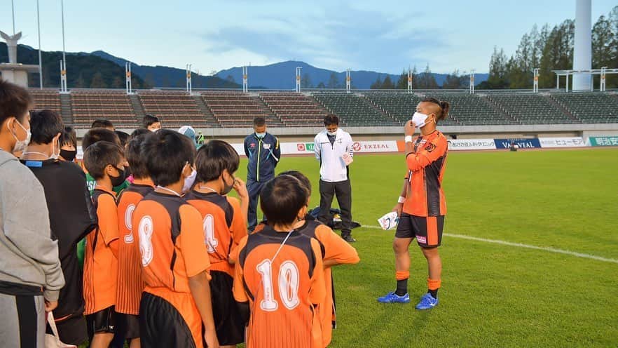 田中パウロ淳一さんのインスタグラム写真 - (田中パウロ淳一Instagram)「無事終了しました。 Jリーグを、レノファ山口を、サッカーに興味のない方にも知って頂けるように、もっと活動していきます。 これからもよろしくお願いします。🙇‍♂️ #レノファ山口　 #Jリーグ」11月7日 20時02分 - tanakapaulojunichi