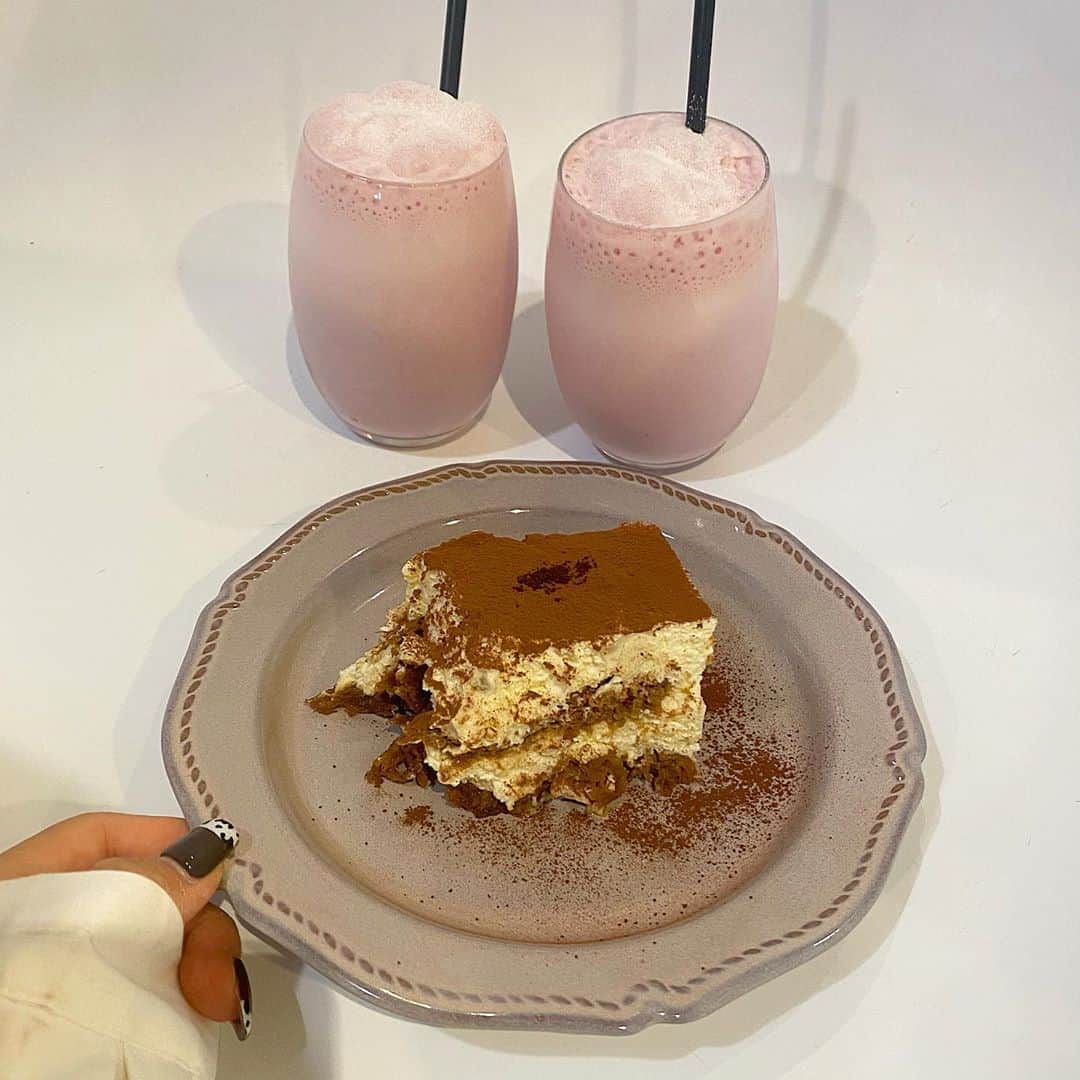 ひなたろす（佐原ひなた）のグルメインスタ