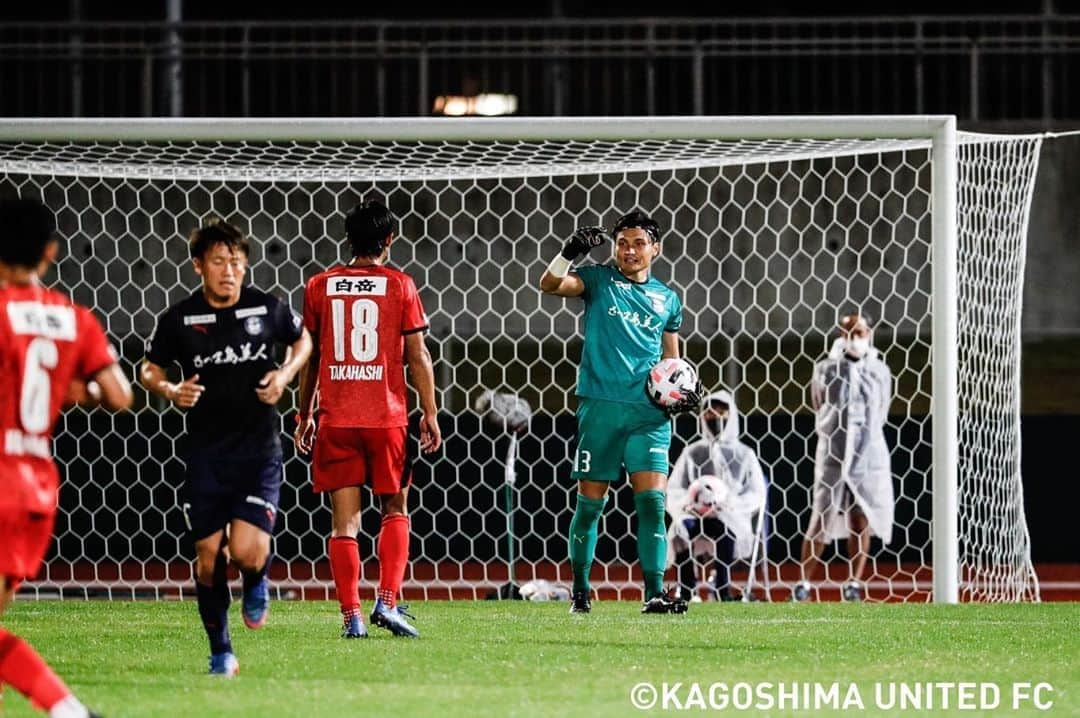 鹿児島ユナイテッドFCさんのインスタグラム写真 - (鹿児島ユナイテッドFCInstagram)「【2020明治安田生命J3リーグ第26節vs #ロアッソ熊本】  試合終了 4-1 得点者: #牛之濵拓 #米澤令衣 #薗田卓馬 #水本勝成  本日も応援ありがとうございました。  #バトルオブ九州🔥 大事な一戦となった熊本戦は、5試合ぶりの勝利となりました。 スタジアムでリモートで力強い後押しを頂き、皆様と共に勝ち取った勝利です‼️  本日行われた #明治安田生命J3リーグ 第26節、ロアッソ熊本戦の試合結果ならびに #金鍾成 監督のコメントを公式サイトに掲載しました。  下記リンクよりご覧下さい⏬🔎 http://www.kufc.co.jp/information/63109/  次節は15日(日)アウェイでアスルクラロ沼津戦です。一戦一戦、目の前の試合を全力で戦ってまいります。  #鹿児島ユナイテッドFC #鹿児島ユナイテッドfc  #よかにせイレブン #Jリーグ #明治安田生命 #j3リーグ #鹿児島県  #鹿児島市 #ご声援ありがとうございました　 #STANDUP!! #kagoshima #soccer  #jleague」11月7日 20時17分 - kagoshimaunitedfc