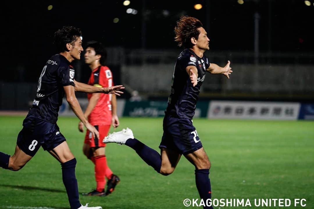 鹿児島ユナイテッドFCさんのインスタグラム写真 - (鹿児島ユナイテッドFCInstagram)「【2020明治安田生命J3リーグ第26節vs #ロアッソ熊本】  試合終了 4-1 得点者: #牛之濵拓 #米澤令衣 #薗田卓馬 #水本勝成  本日も応援ありがとうございました。  #バトルオブ九州🔥 大事な一戦となった熊本戦は、5試合ぶりの勝利となりました。 スタジアムでリモートで力強い後押しを頂き、皆様と共に勝ち取った勝利です‼️  本日行われた #明治安田生命J3リーグ 第26節、ロアッソ熊本戦の試合結果ならびに #金鍾成 監督のコメントを公式サイトに掲載しました。  下記リンクよりご覧下さい⏬🔎 http://www.kufc.co.jp/information/63109/  次節は15日(日)アウェイでアスルクラロ沼津戦です。一戦一戦、目の前の試合を全力で戦ってまいります。  #鹿児島ユナイテッドFC #鹿児島ユナイテッドfc  #よかにせイレブン #Jリーグ #明治安田生命 #j3リーグ #鹿児島県  #鹿児島市 #ご声援ありがとうございました　 #STANDUP!! #kagoshima #soccer  #jleague」11月7日 20時17分 - kagoshimaunitedfc