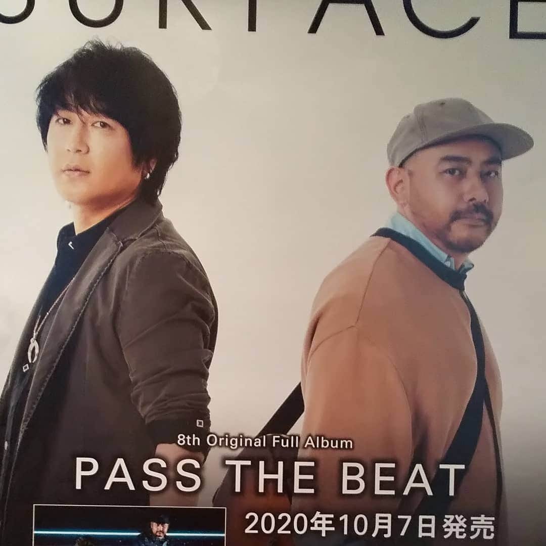 川久保秀一さんのインスタグラム写真 - (川久保秀一Instagram)「久しぶりにホールでのバンドスタイルのライブに。 ちょっとヤンチャな椎名さんのVoと、熱いながらも几帳面な永谷さんのギター。音に人柄や今日への想いが十二分にあふれるいいライブでした。 しかし間引きされた観客席、「こんなに減らすんだ！？」とビックリ。スタッフの配慮も素晴らしい。  #SURFACE #日本橋三井ホール #椎名慶治 #永谷喬夫」11月7日 20時12分 - hidekazu_kawakubo