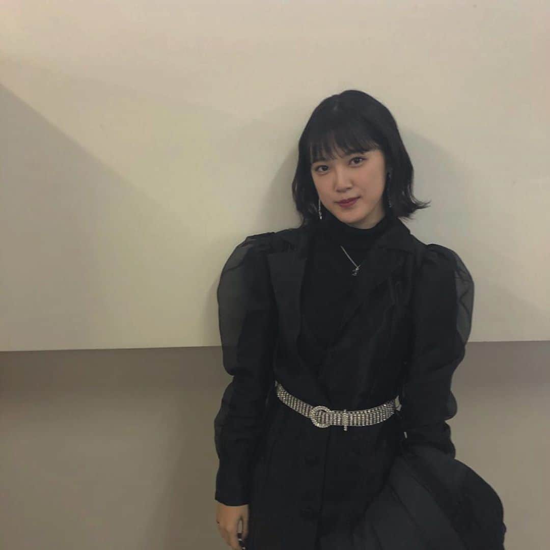 のインスタグラム：「. お久しぶりです まいぺーすでいきます🌷 . .  #小関舞」