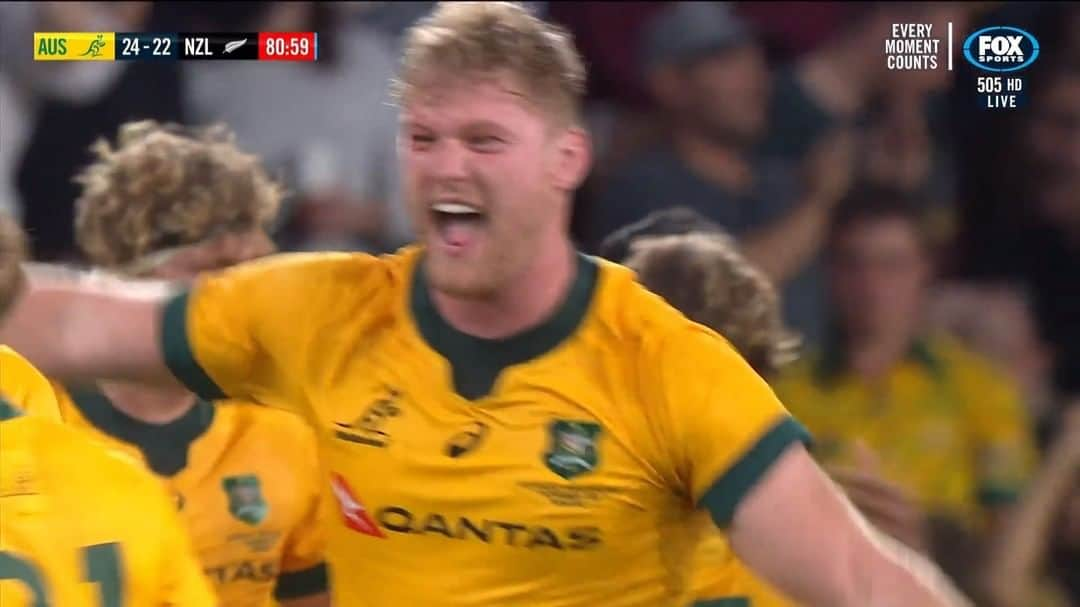 FOX・スポーツ・ラグビーのインスタグラム：「The moment the @wallabies got the job DONE 💪  Absolute scenes‼️   #TriNations2020 highlights brought to you by @4pinesbeer 🍻」