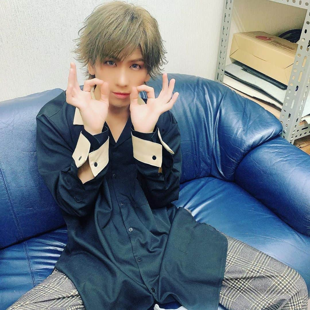 TAKUMA さんのインスタグラム写真 - (TAKUMA Instagram)「香川　高松GETHALLさん初日！ ファン投票ライブやってきました！ ステージが高くて気持ちよかったですー！ 楽しみすぎてしまった気がする🎊 明日のバラードセレクションも楽しみ✨ 今日もかっこいい！ ありがとう！  #たんさん #ギルド #香川 #GETHALL」11月7日 20時25分 - tan_tan_dayo