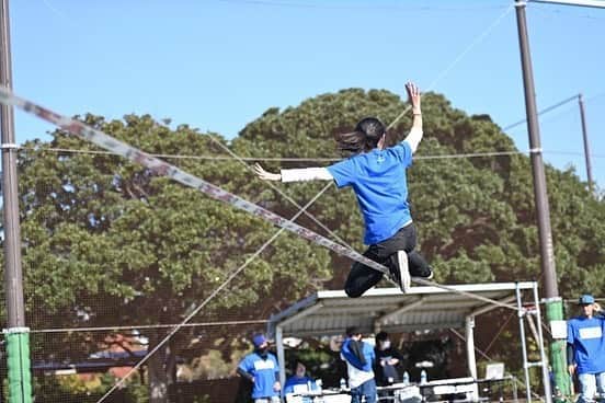 福田恭巳のインスタグラム：「#yukimicup #yukimicup2020   Thanks to the players, sponsors and everyone who supported me.  Photo by @pideo_k   @jeeprealgames  @jeep_japan_official  @gibbonslacklines  @gibbonjapan  @karadafactory   #スラックライン #slackline #slacklife #gibbonslacklines #ジープ #jeep #JeepRealGames #ThePowerofReal #jeep_real  #yukimi #福田恭巳 #ママアスリート #女の子ママ #産後ダイエット #子どものいる暮らし  #体幹トレーニング #バランス #ヨガ #ピラティス #千葉 #浦安 #浦安市運動公園」