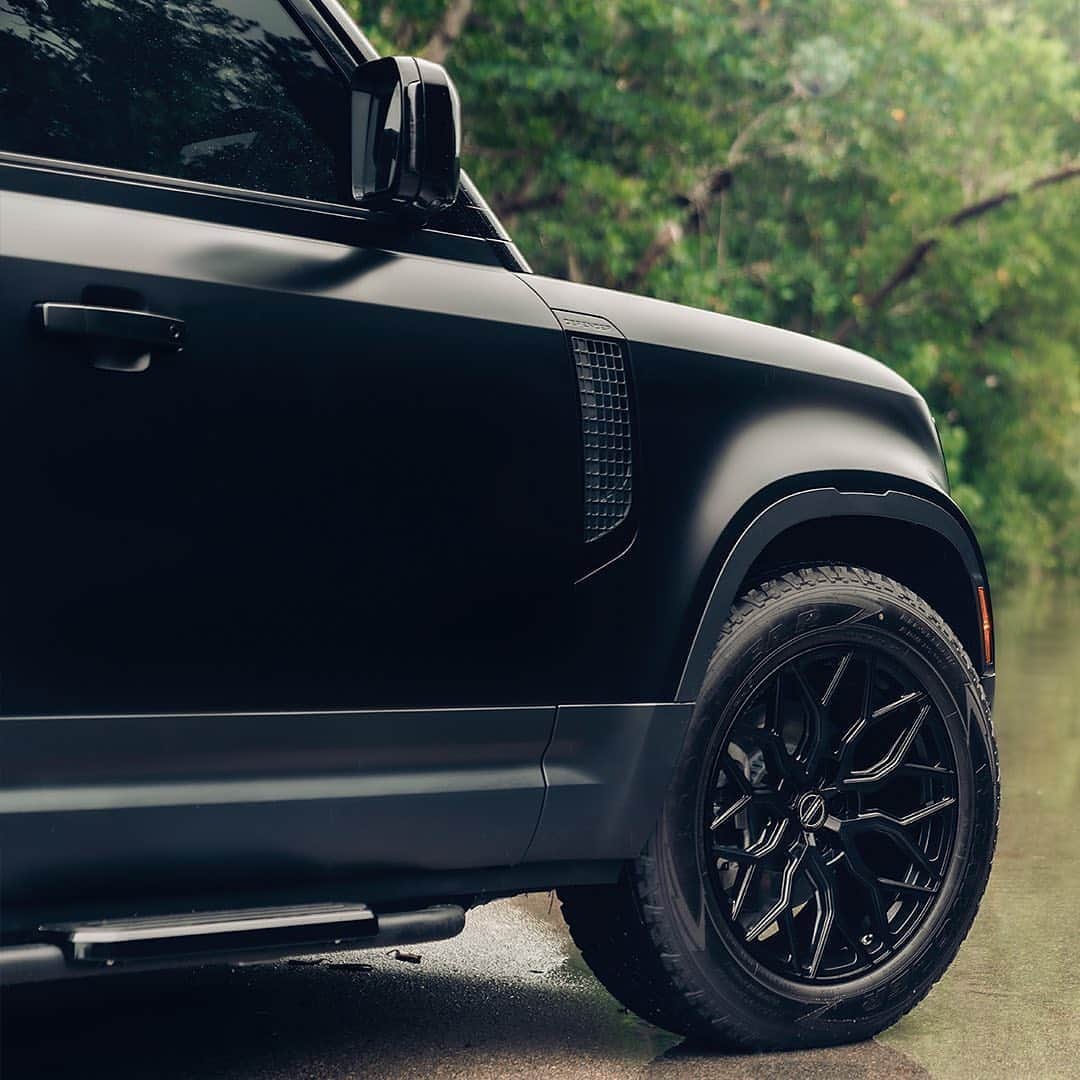 HYPEBEASTさんのインスタグラム写真 - (HYPEBEASTInstagram)「@hypebeastcarclub: Premium wheel maker @vossen has given the @landrover Defender a matte black makeover to match the brand’s classic Hybrid Forged HF-2 wheels. The Miami-based company has wrapped the off-roader’s entire exterior in a matte black layer to complement its new set of 20-inch wheels which are made using Vossen’s own Hybrid Forged process. Swipe to check it out.⁠⠀ Photo: Vossen Wheels」11月7日 20時51分 - hypebeast