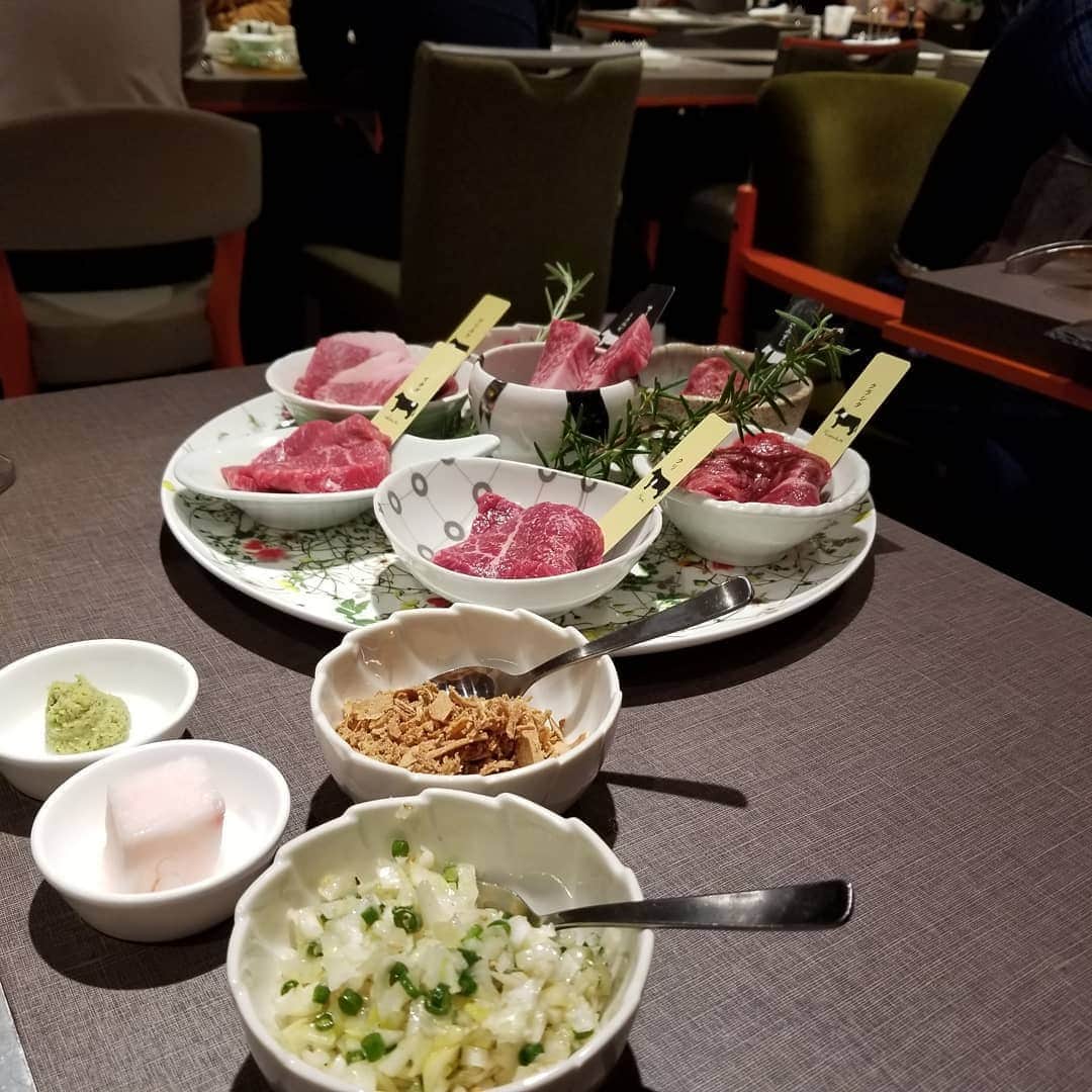 宇月田麻裕さんのインスタグラム写真 - (宇月田麻裕Instagram)「焼き肉！　色々な部位をいただきました！美味しい🎵」11月7日 21時05分 - mahiro_utsukita
