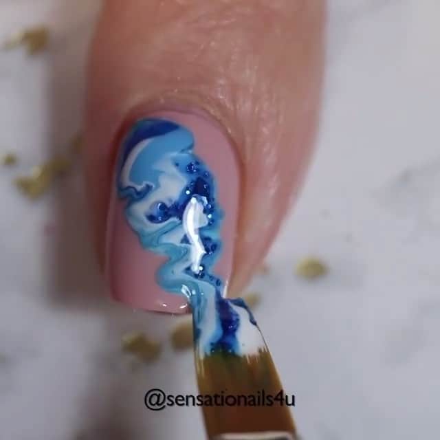 NailsVideosのインスタグラム：「Beautiful nails by @sensationails4u 🌊💙」