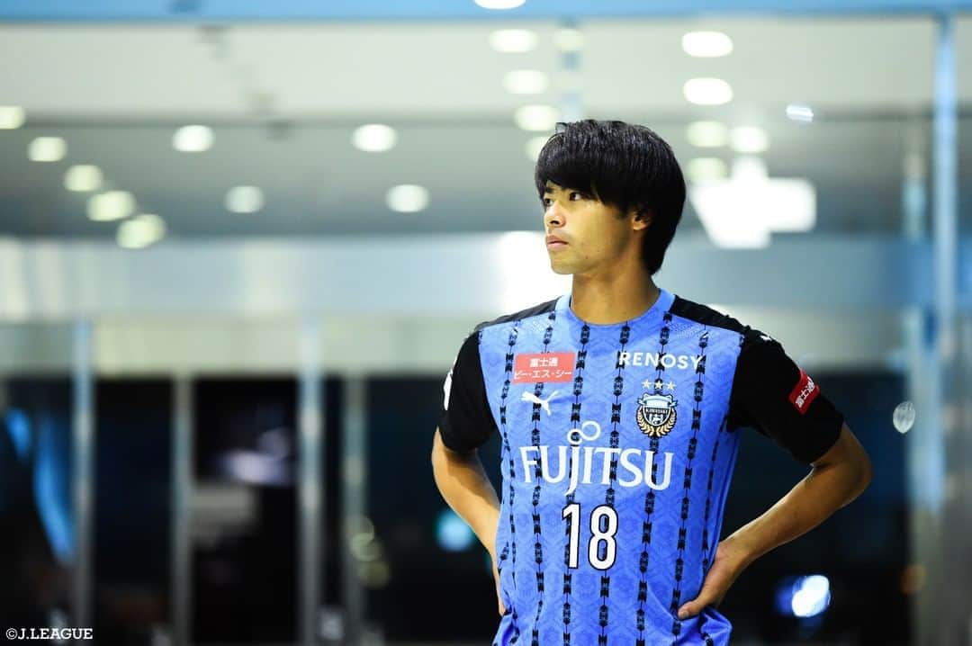 Ｊリーグさんのインスタグラム写真 - (ＪリーグInstagram)「真剣な眼差し✨  選手たちが垣間見せた真剣な表情をピックアップ👀  #Ｊリーグ #jleague  #髙萩洋次郎 #FC東京 #三笘薫 #川崎フロンターレ #古賀太陽 #柏レイソル #土居聖真 #鹿島アントラーズ #原川力 #サガン鳥栖  #真剣な眼差し #真剣な顔 #かっこいい #イケメン #cool #サッカー #soccer #football #soccerplayer #footballplayer #soccergame #footballgame」11月7日 21時07分 - jleaguejp
