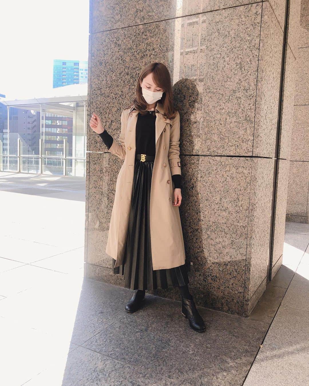 西村紗也香さんのインスタグラム写真 - (西村紗也香Instagram)「. ずっと欲しかったトレンチコート🥺🧡 細身のデザインで身体がすっきり見えます✨ . 10年後もキレイに着れますように…♡ . . . #ほんとは太る要因についてのpostだった #間違えて消しちゃって #文章も消えちゃった #また今度たっぷり書きます #たまにはこんな投稿 #Burberry #チェルシーロング #トレンチコート #トレンチコートコーデ #体型維持 #アラサーコーデ  #ダイエット」11月7日 21時13分 - _sayakanishimura_