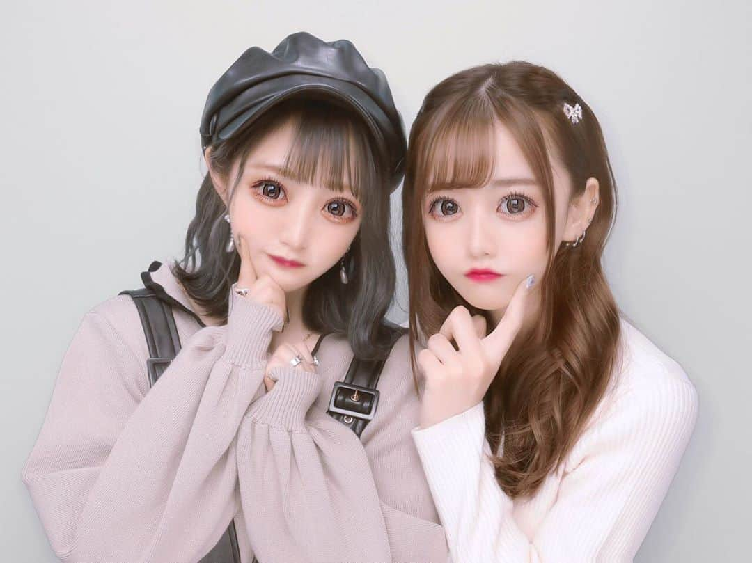 小林莉奈さんのインスタグラム写真 - (小林莉奈Instagram)「ひちゃんやっと会えた〜🤤♡  LINEでめっちゃ話してたから 初めて感なさすぎたすこ  #プリクラ #プリント倶楽部 #melulu #ブルーグレージュ #ブルージュ」11月7日 21時15分 - rina_yoruami