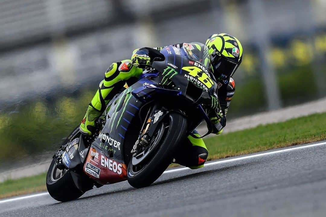 YamahaMotoGPさんのインスタグラム写真 - (YamahaMotoGPInstagram)「💬 @valeyellow46, #EuropeanGP Combined FP Result - P21:  "I'm very happy to be back on the bike. I had a good feeling and I enjoyed it. My pace in these conditions was not too bad, but I had no chance of competing with yesterday's lap times."  #MonsterYamaha  #MotoGP」11月7日 21時22分 - yamahamotogp