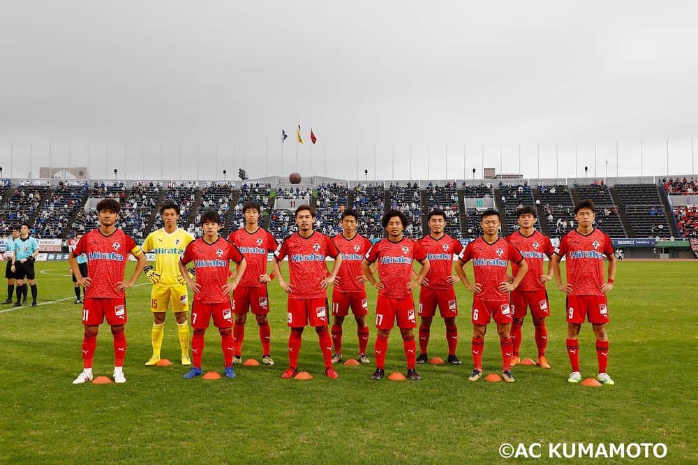 ROASSO KUMAMOTOさんのインスタグラム写真 - (ROASSO KUMAMOTOInstagram)「⚽️ ／ 11.7.SAT.第26節 VS 鹿児島ユナイテッドFC 1対4 敗戦 ＼ アウェイの地までたくさんのファン・サポーターがかけつけ、共に戦ってくれました‼️ ありがとうございました。 -----﻿ NEXT GAME﻿ 🗓 11月14日.SAT ⏰ 14:00 KICK OFF﻿ 🆚 藤枝MYFC 🏟 えがお健康スタジアム 📺 DAZN / NHK熊本 -----﻿ #ロアッソ熊本 ﻿ #2020シーズン ﻿ #繋続 #TSUNAGI﻿ #つなぎ  #2020の主役は誰だ  #髙橋利樹 #浅川隼人 #roasso﻿ #熊本﻿ #Jリーグ﻿ #jleague﻿ #サッカー﻿ #ゴール ﻿ #えがお健康スタジアム﻿ #感謝﻿ #いまできること﻿ #がんばろう日本﻿ #みんなで乗り越えよう ﻿ #jリーグにできること」11月7日 21時23分 - roassokumamoto_official